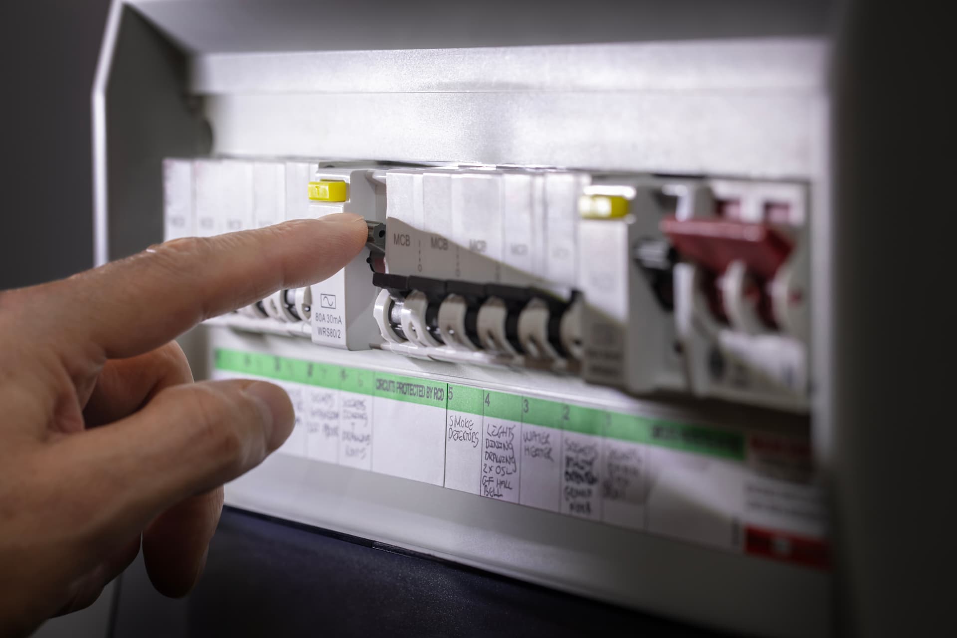 Tripping Circuits or Faulty Sockets: Safe Checks for Homeowners